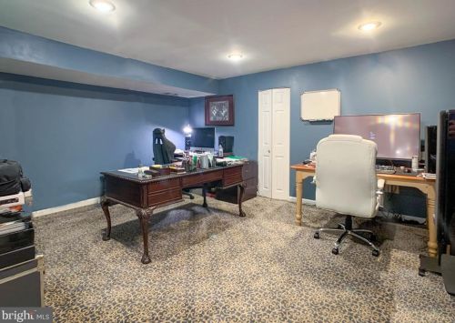 32 Sunrise Ct, Southampton PA 18966-1981 exterior