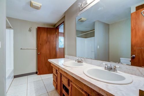 6271 62nd Ave, Pinellas Park FL  33781-5203 exterior