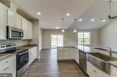 117 Pond Dr, Milton, DE 19968-1156