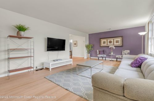 43 Stevens Ave, West Long Branch, NJ 07764-1264