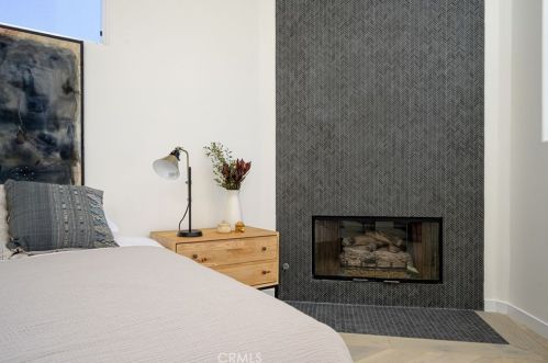 513 Dianthus St, Manhattan Beach CA  90266-6720 exterior