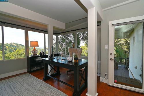 122 El Toyonal, Orinda CA  94563-2133 exterior