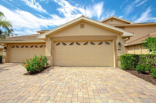 5629 Whisperwood Blvd, Naples, FL 34110-2316