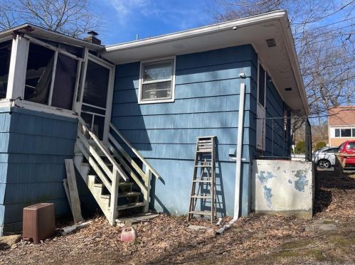 165 Marshall Ln, Derby, CT 06418-2326