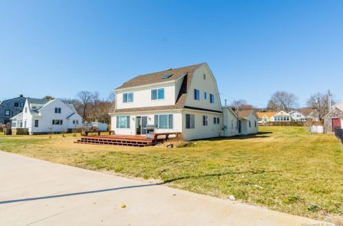 108 Shore Dr, Niantic, CT 06357-3817