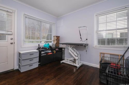 22 Randolph Rd, White Plains NY  10607-1516 exterior