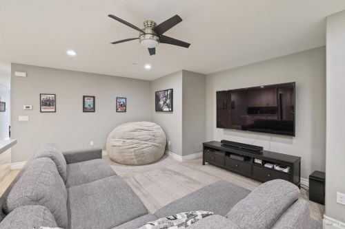 2054 Zinfandel Ct, Vacaville CA  95688-2829 exterior