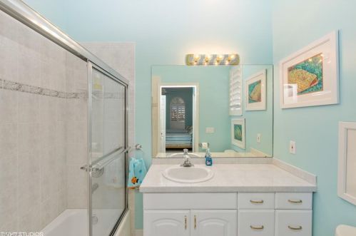 446 Bayside Ave, Naples FL 34108-2314 exterior