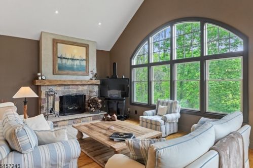 37 Van Lieus Rd, East Amwell Township NJ  08551-1314 exterior