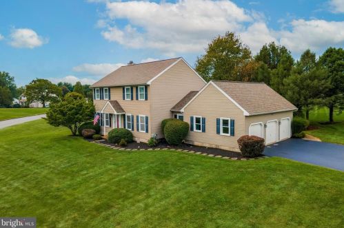 23 Ponds End Dr, Downingtown, PA 19335-1194