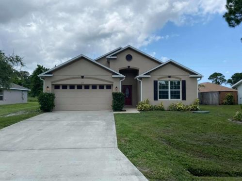 313 Glentry Ave, Fort Pierce, FL 34983-1216