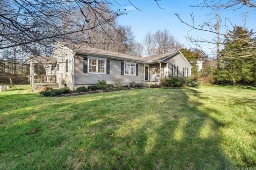 179 Widmer Rd, New Hamburg, NY 12590-1810