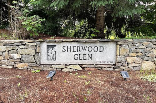 39 Arrow Ln, Raymond, NH 03077-1612