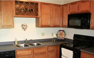 3900 Plymouth Blvd, Minneapolis MN  55446-3214 exterior