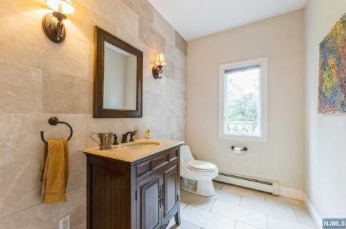 9 Blackledge Ct, Closter NJ  07624-3231 exterior