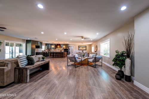 3626 Wescott Dr, Glendale AZ  85308-2332 exterior