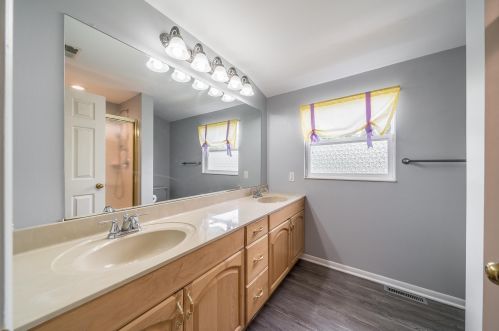 3949 Thomas Dr, Covington KY  41018-2916 exterior