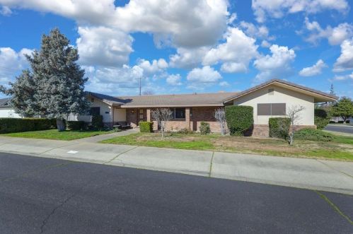 731 Birchwood Dr, Lodi, CA 95240-0438