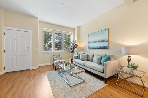 157 Laurel Grove Ln, San Jose, CA 95126-4848