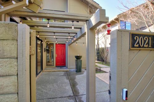 2021 Discovery Village Ln, Rancho Cordova CA  95670-3065 exterior