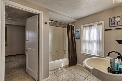 4511 Lincoln Ave, Jeannette PA  15644-3062 exterior