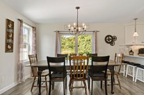 41 Orlando Dr, South Kingstown RI  02882-4416 exterior