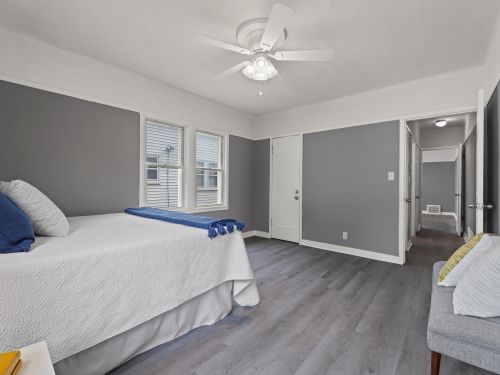 3051 52, Milwaukee WI 53219-4518 exterior