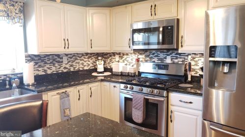 11 Mint Leaf Dr, Trenton NJ 08690-2217 exterior