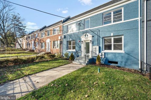 1368 Bryant St, Washington, DC 20018-1182