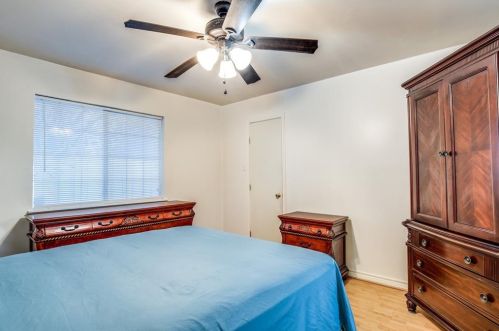 4518 Falls Dr, Dallas TX  75211-6405 exterior