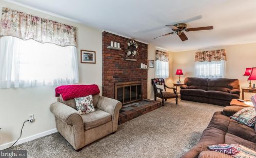 9 Delaware Ave, Berlin Boro, NJ 08009-1109