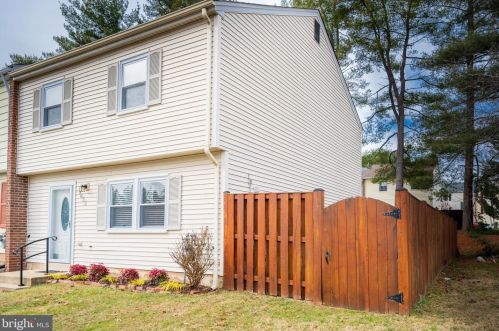 9633 Westport Ln, Springfield, VA 22015-1967
