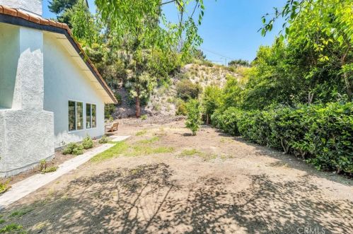 3243 Kirkham Dr, Glendale CA  91206-1131 exterior