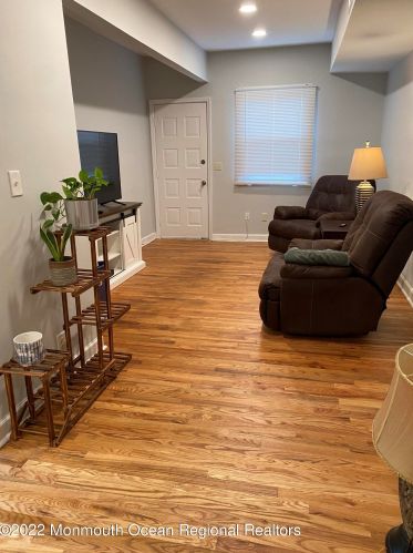 35 Hudson Ave, Middletown NJ  07748-5512 exterior