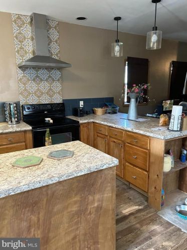 707 5th St, Port Carbon, PA 17965-1201