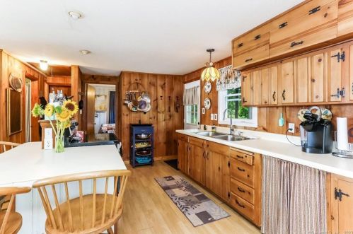 7 Lk Shr Dr, Exeter CT 06249-1934 exterior