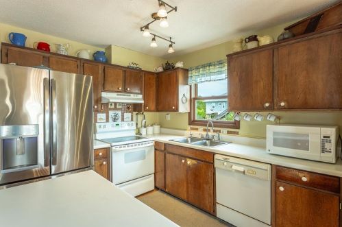 765 Gulf Bch Dr, Saint George Island FL  32328-3112 exterior
