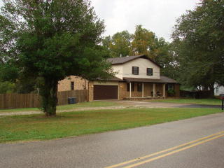 2706 Lone Oak Rd, Paris, TN 38242-5243