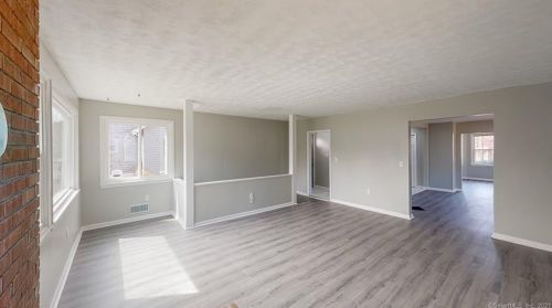 20 Ashworth St, Manchester CT  06040-5515 exterior