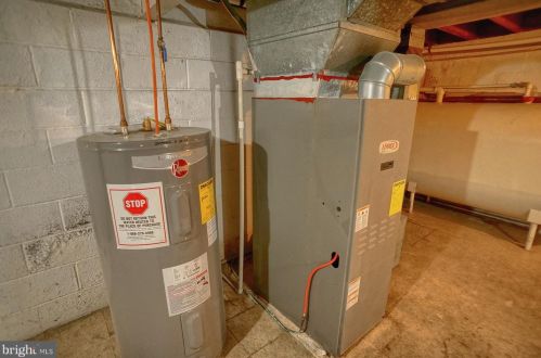 5001 Berkley St, Harrisburg PA 17109-4508 exterior