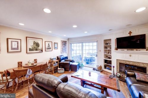 26 Manchester Ct, Berwyn PA  19312-1863 exterior