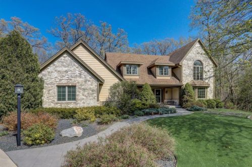 14705 Fleetwood Ln, Waukesha, WI 53151-1210