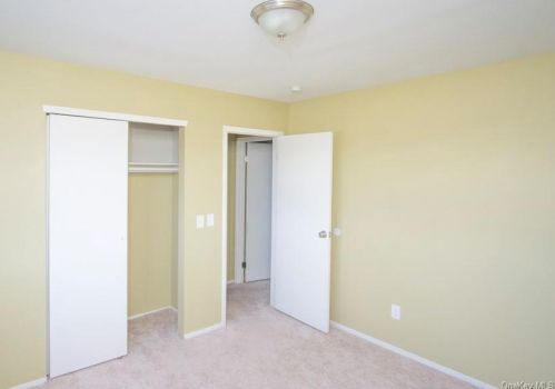 24 Franklin Pl, Washingtonville NY  10992-1356 exterior