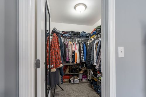 4 Ames Rd, Brookline NH  03033-2304 exterior