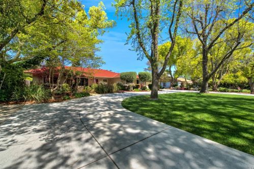 360 Buck Ave, Vacaville, CA 95688-3845