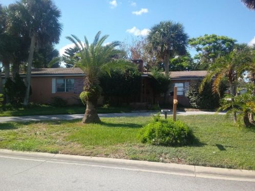 115 Country Club Dr, Ormond Beach, FL 32176-5415