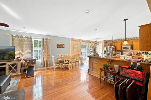 20 Birmingham Dr, Columbus NJ  08022-2342 exterior