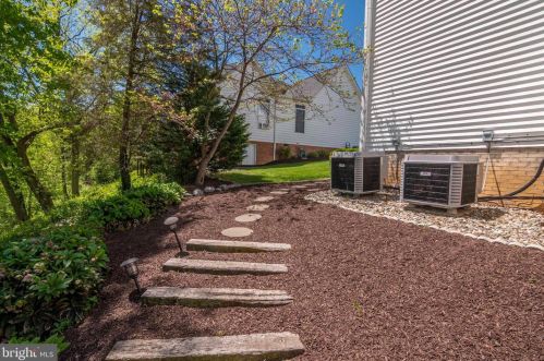 160 Manor Dr, Edinburg VA  22824-3579 exterior