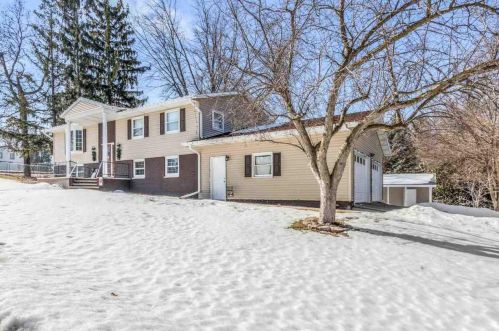705 Cornelius Dr, Green Bay, WI 54311-5915