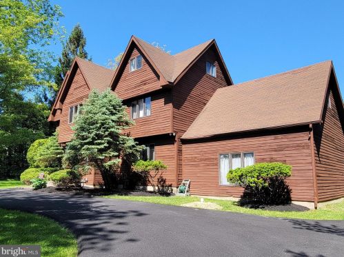 678 Laurel Ln, Yardley, PA 19067-1845